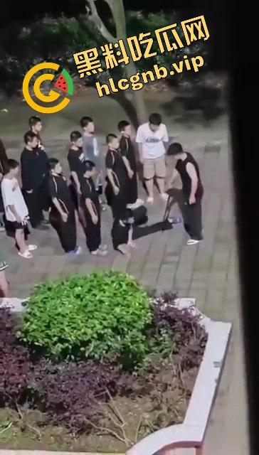 河南武校凌晨体罚学生引发热议！网友直呼太过分-8