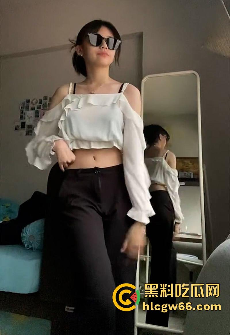 极品反差高中生【林如雪】蜂腰嫩穴人前女神白月光人后校服诱惑 暴力揉捏嫩乳大展母狗风范！-1