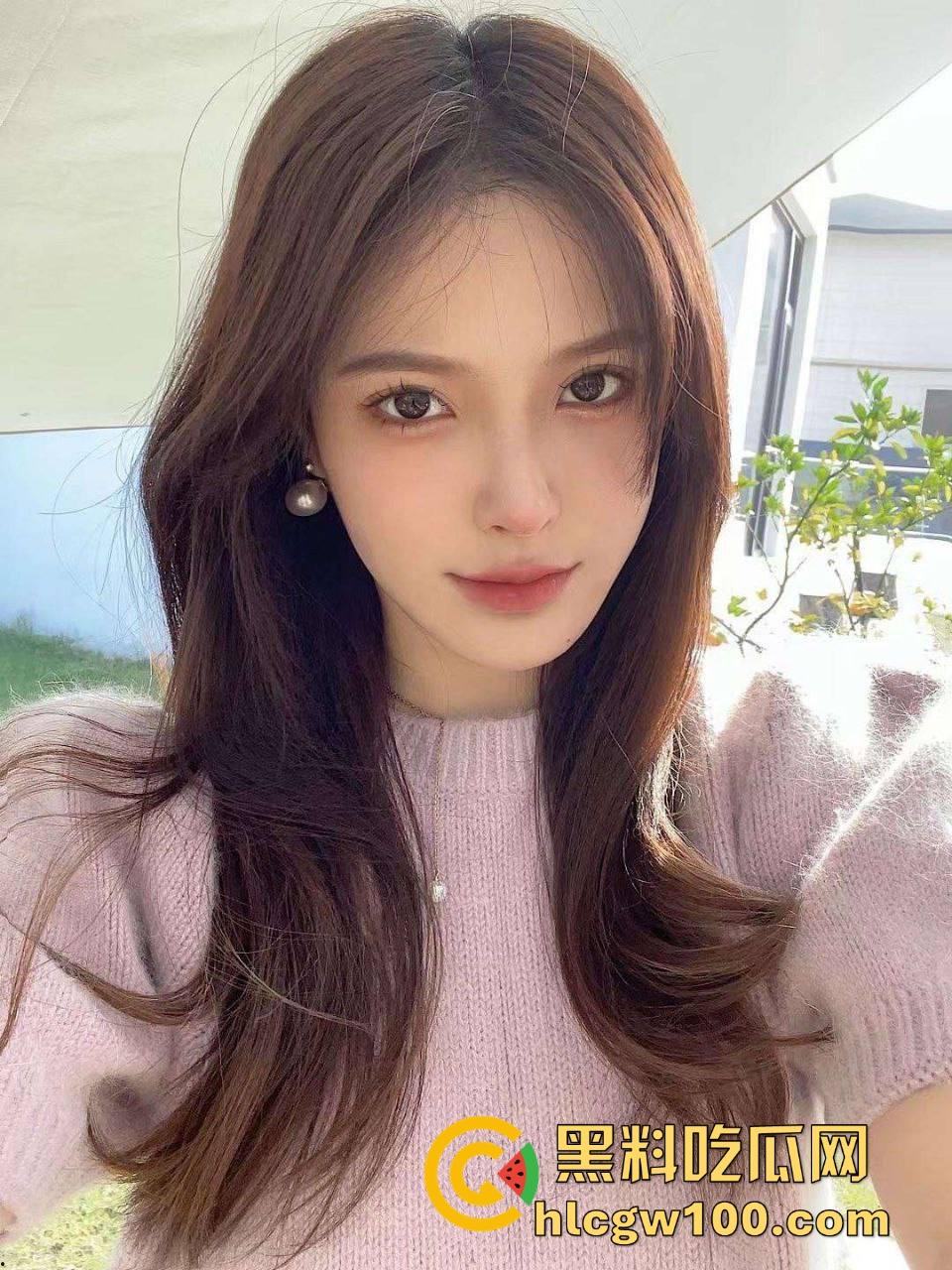 什么叫有事找秘书，没事草秘书？瓜友投稿花点钱拿下00后秘书，每天办公室内扶着桌子直接无套内射开干！-4