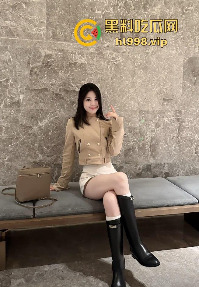 河南抖音小网红『王格格』遇上假富二代，幻想成阔太结果被骗光身子，做爱视频流出真是人财两空！-9