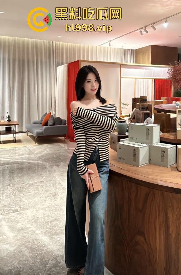 河南抖音小网红『王格格』遇上假富二代，幻想成阔太结果被骗光身子，做爱视频流出真是人财两空！-11