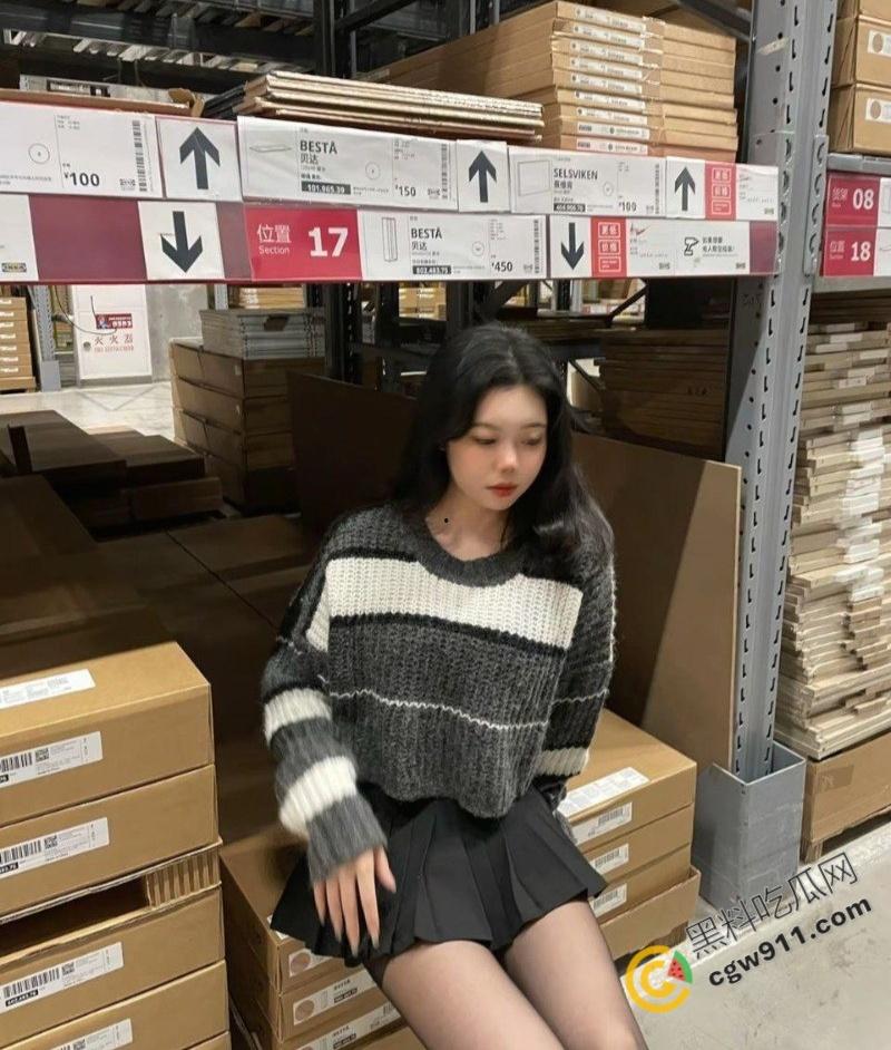 山西太原JK美少女【阮鑫圆】爆乳美臀，与男友疯狂翻云覆雨，肤白如雪娇躯颤抖，激情视频流出，欲望横流-1