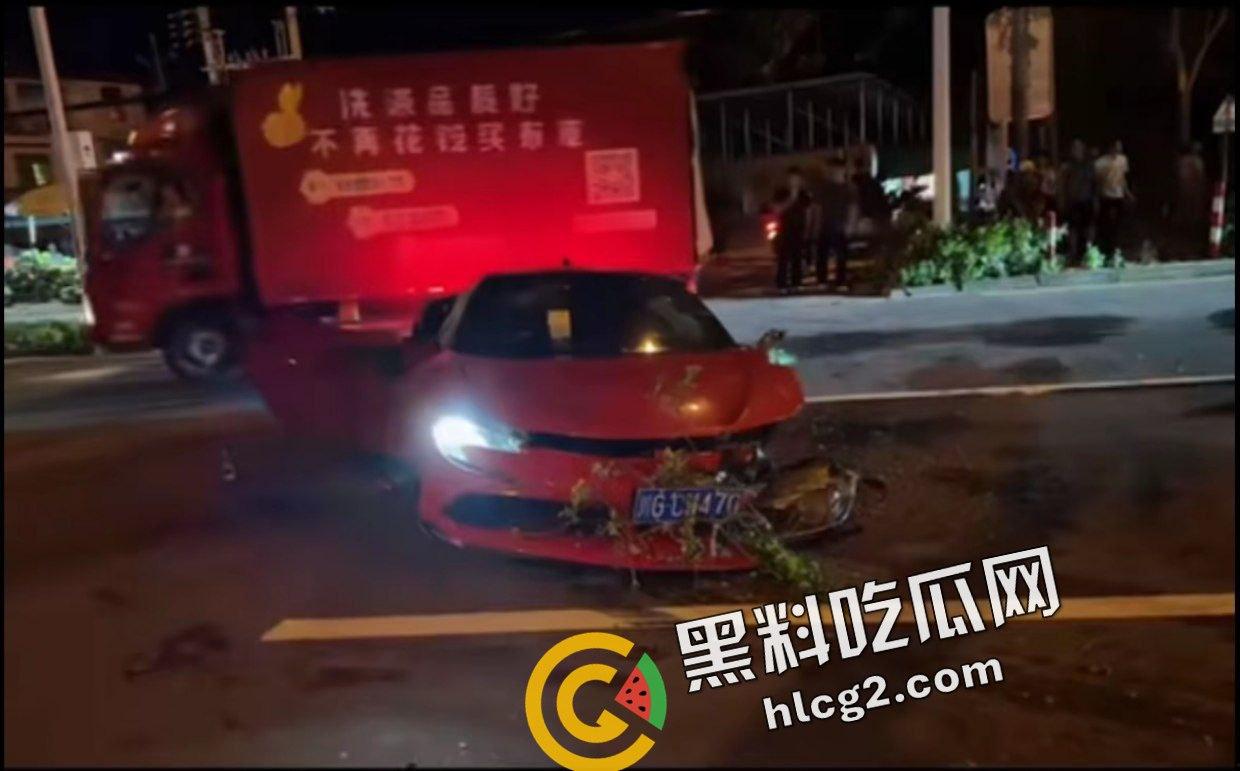 三亚3位小仙女 租法拉利跑车出车祸 后胎撞飞数米 唯一一台法拉利sf90报废-8