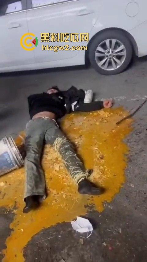 山东泰安新泰未成年小崽子打人狠到飞起，活脱脱一群小雇佣兵，打死人也不犯法？！-8