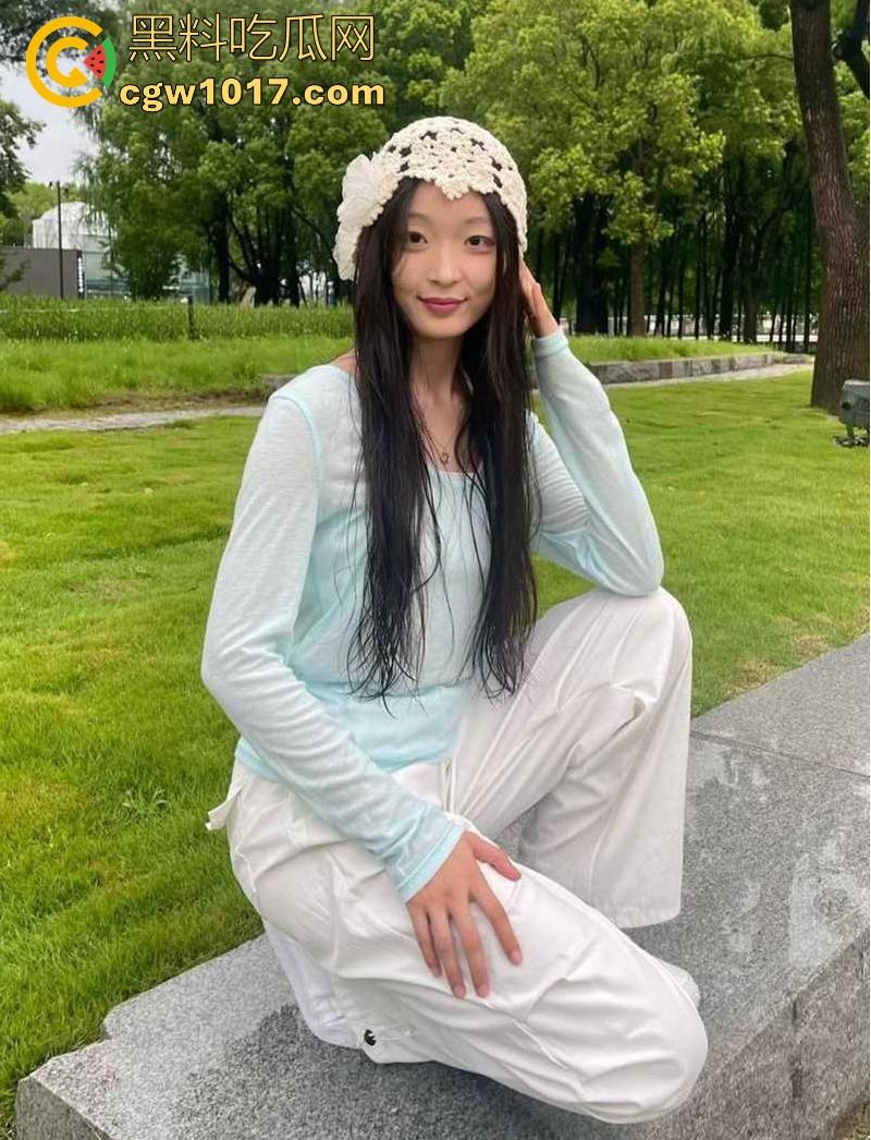 广东海洋大学极品24级系花【李晓芸】不雅视频遭前男友曝光，极品模特身材，各种蹶臀挨操，扶墙猛插淫荡的一批！-5