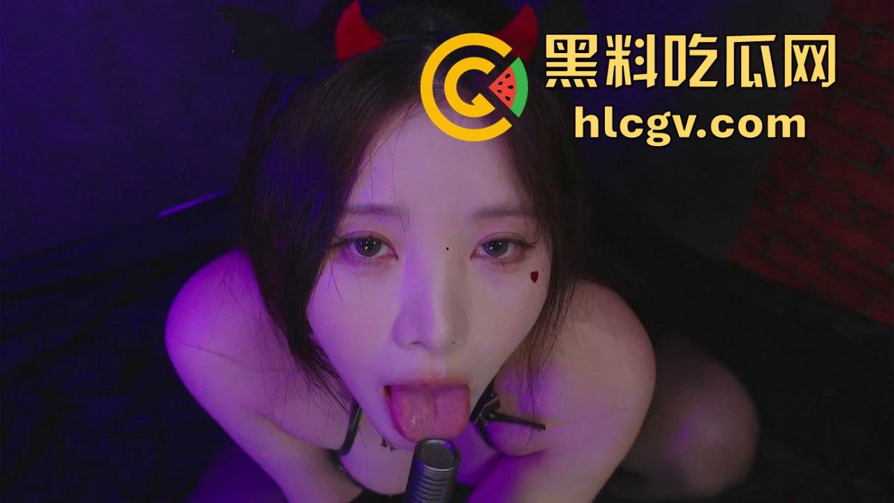 万圣节韩国ASMR女神大战欧美胸巫！究竟谁能让你射爆？口技vs摩擦让你耳朵怀孕，带耳机好好放松！-11