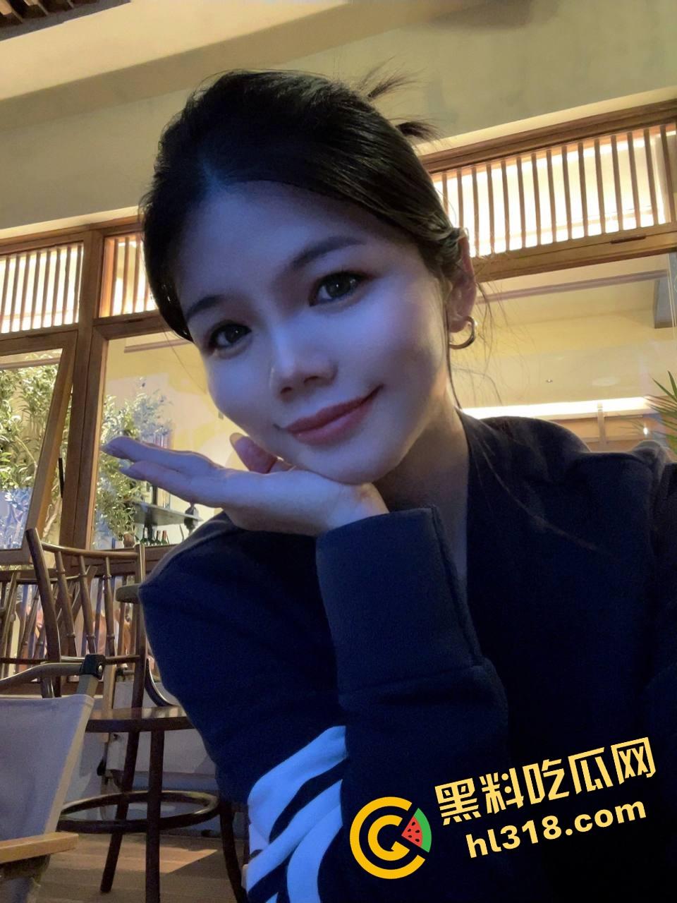 野外车震把骚母狗调教到极致，没扩阴道具直接拿挡杆用，整个挡杆被吞进去，每次挂挡思想不纯洁了！-1