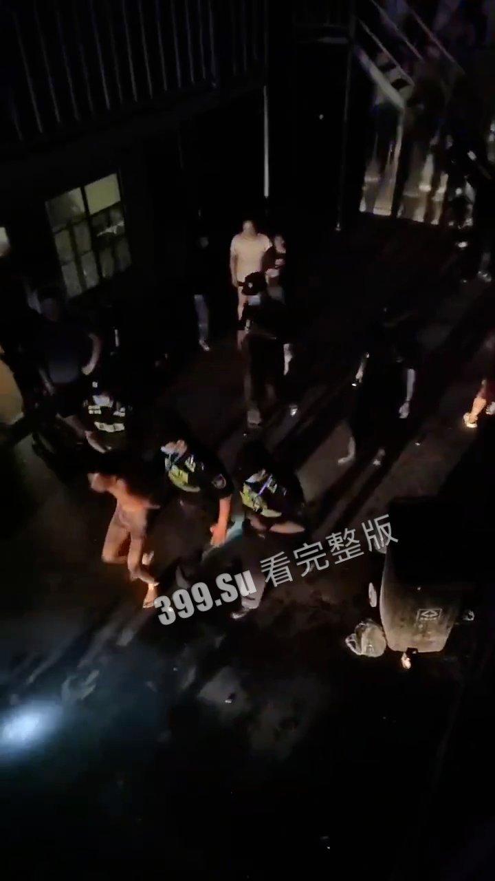 5.31江苏南通市通州区川港镇发生命案，工人为三千块杀老板两人，监控记录下残忍手段，当晚被民警逮捕-5