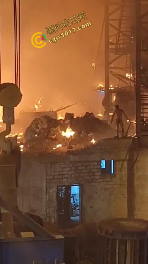 震撼！菲律宾钢厂惨剧：钢水如魔鬼喷发，烈焰吞噬生命，烧伤死亡者无数，惨象人间地狱！-5