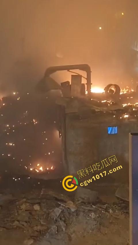 震撼！菲律宾钢厂惨剧：钢水如魔鬼喷发，烈焰吞噬生命，烧伤死亡者无数，惨象人间地狱！-9