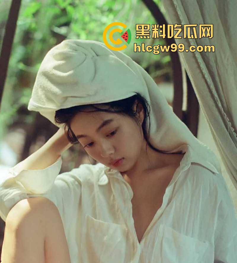 夜店巨乳美女身材炸裂,极品身材陪酒到烂醉,包厢内给老板口交骑乘,把老板玩爽了全程骚气满满!-1