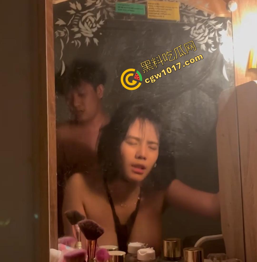 湖南36G巨乳嫩妹背着男友旅游约炮视频流出！极品身材榨精神器，被金主无套爆操，淫水直流，香艳视频爆红网络！-6