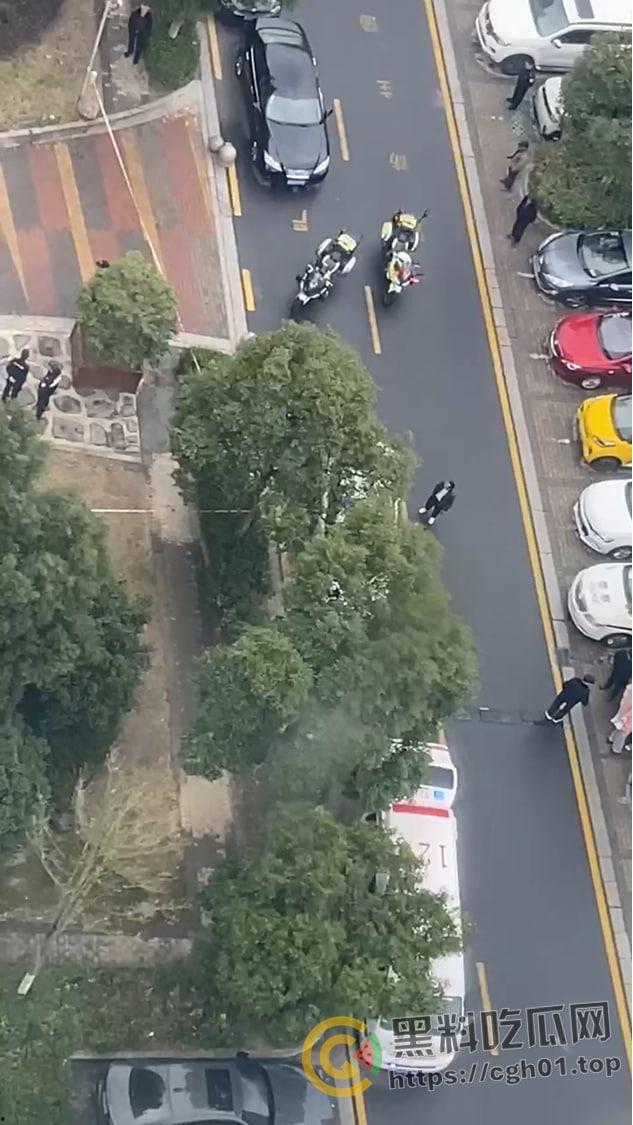 宜兴男女天台打炮后入狂怼 把女方顶下去摔死了?这下真的是高潮到升天了!-3