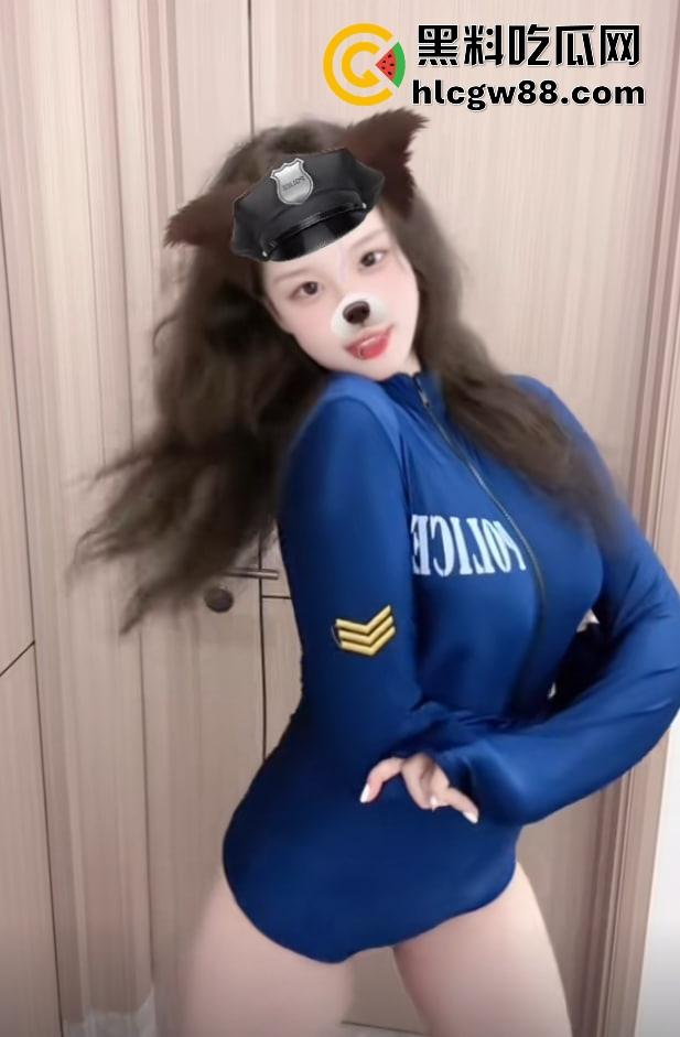 福建厦门抖音嫩妹【孙悦婉】高颜值极品身材性感学生妹，私下当主播PK找干爹，小骚逼被干爹射爆了！-7