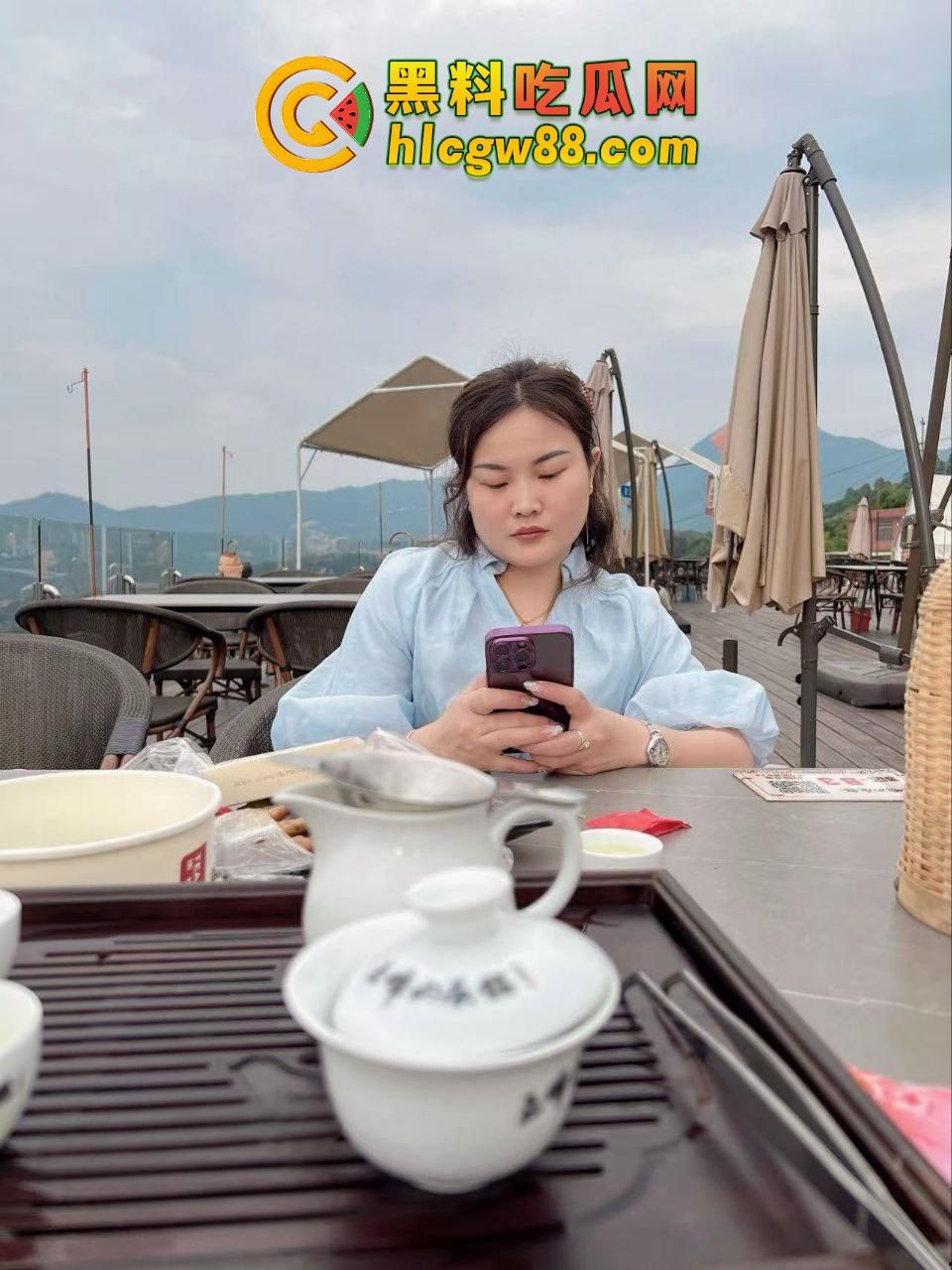 福建安溪清逸茶馆老板娘，牌桌下是茶道高手，床上是骚浪宗师，连老头都拿捏得死死的！-16