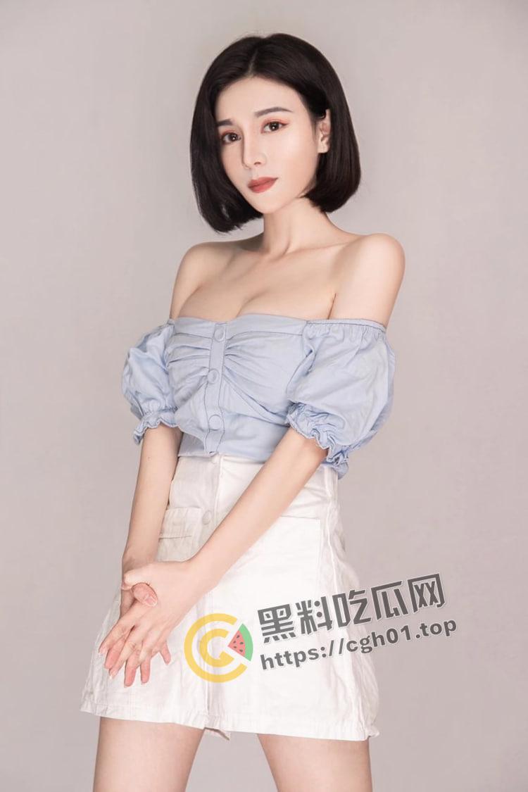 混血网红歌手模特【蒋雨霏】被财阀潜规则 献媚口交 摇头摆尾乞求被操 视频遭流出-1