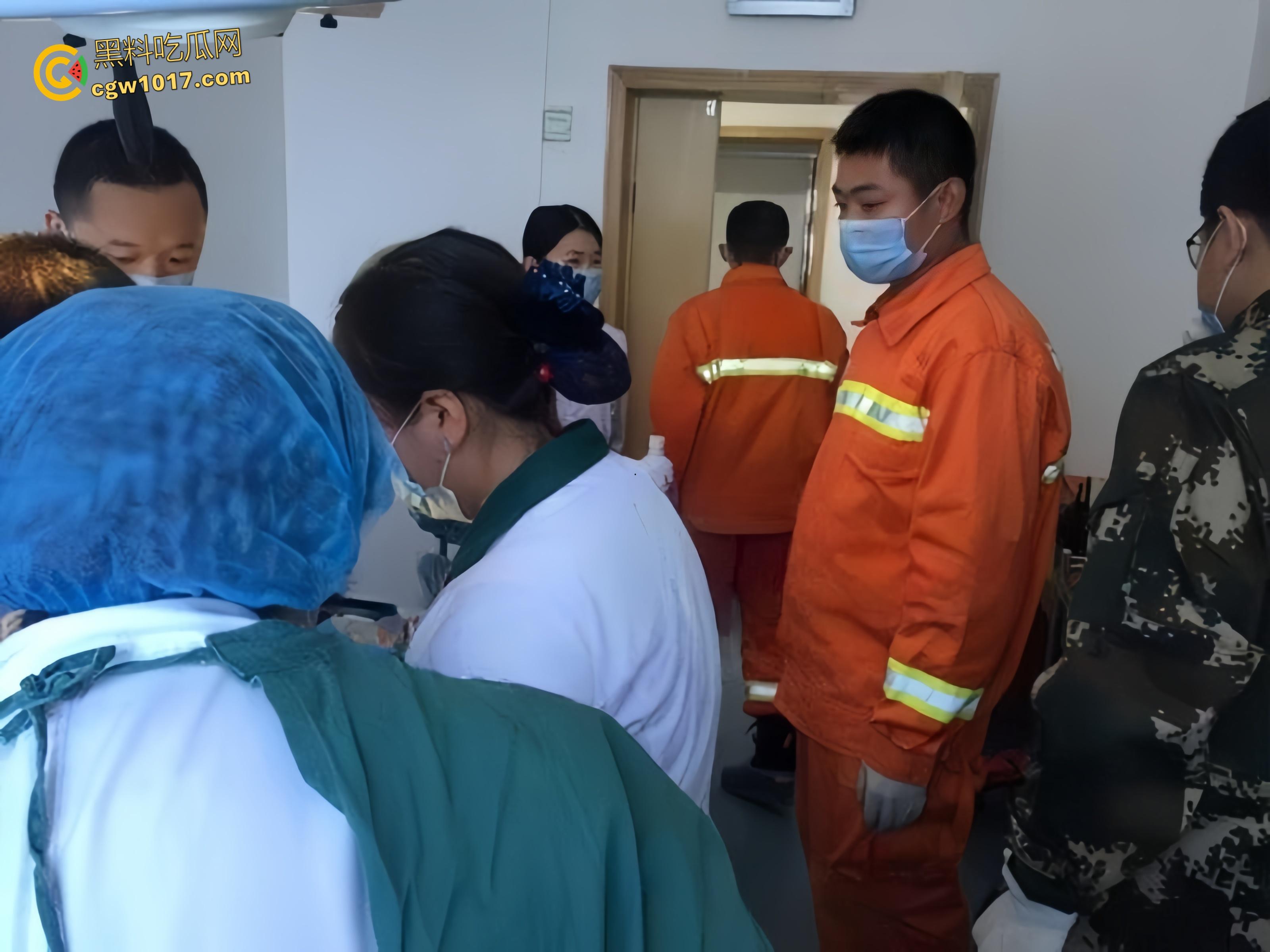 小说照进现实，男子追求刺激螺母自慰，勃起后被螺母卡住，消防人员和医生同时出动，解救被困阴茎 ！-1