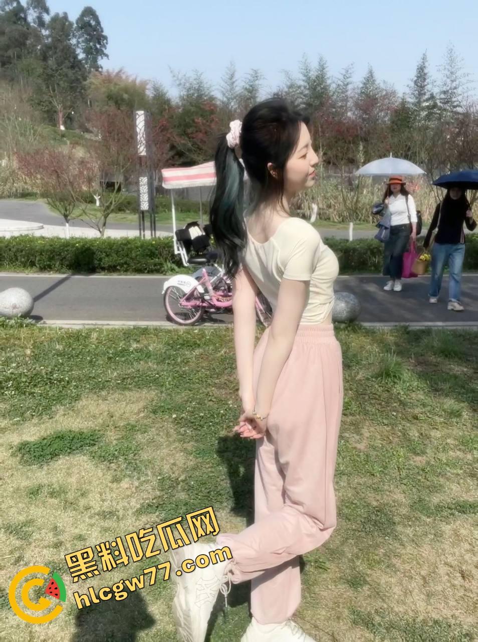 海角乱伦大神周末电竞酒店迷陷亲妹石榴裙，强吻抠抠坑偷偷拔套狂射粉逼，菊花被粗棒捅烂浪叫如狗！-2