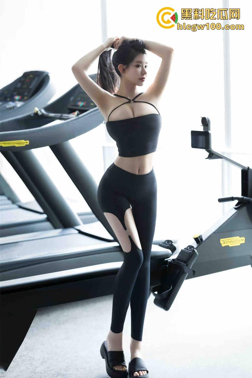 大连外国语大学【赵嘉颖】不雅视频疯传，学妹包臀裙大长腿的反差身份曝光，竟是嗜鸡母狗？-3