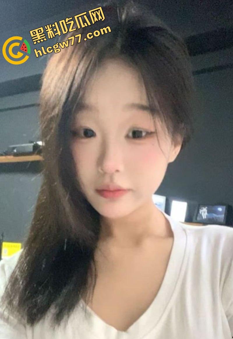 锄头挥得好,哪有挖不倒的墙角,网友投稿朋友女友被挖走同居,天天内射逼都操松了!-1