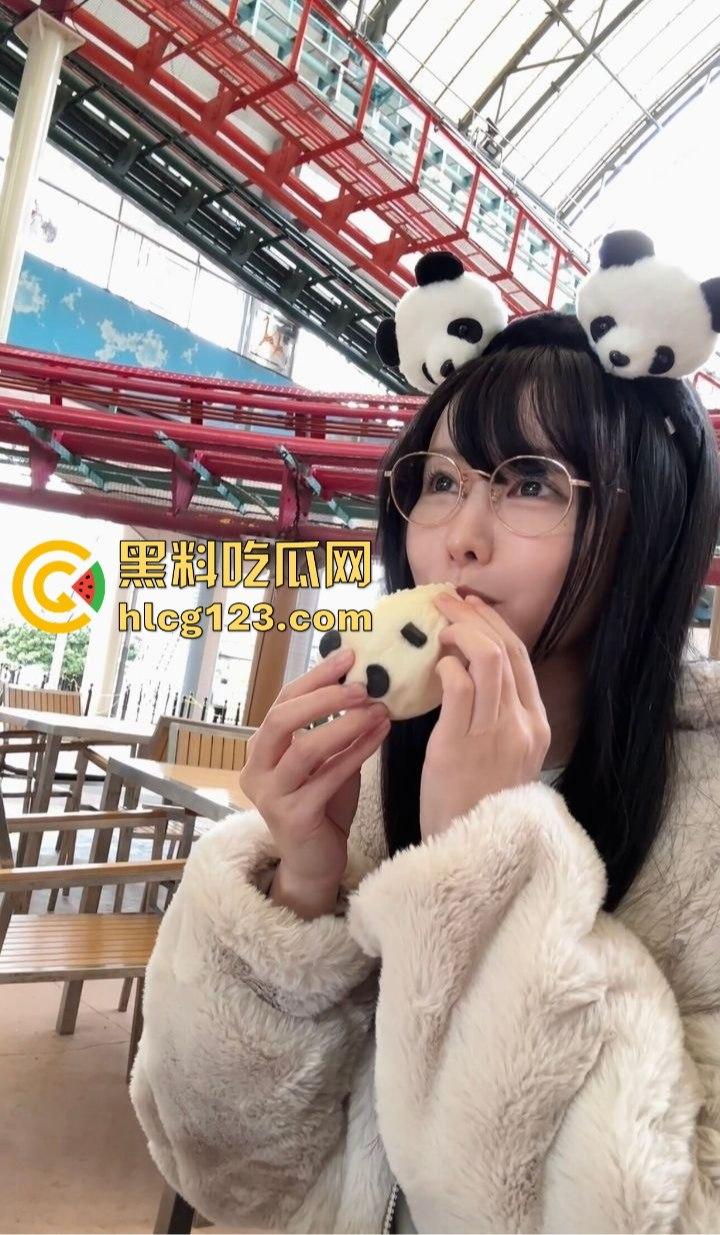 极品日本妹子白天看熊猫,晚上寂寞拿19CM狼牙棒狂放松!塞进小穴痛苦面具都出来了!-4