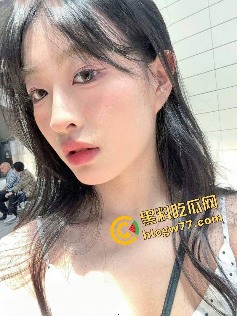 舔狗追了俩学期,她男友早就用手机拍完炮片,无锡职院校花【方诗蕊】的清纯滤镜碎成渣!-3