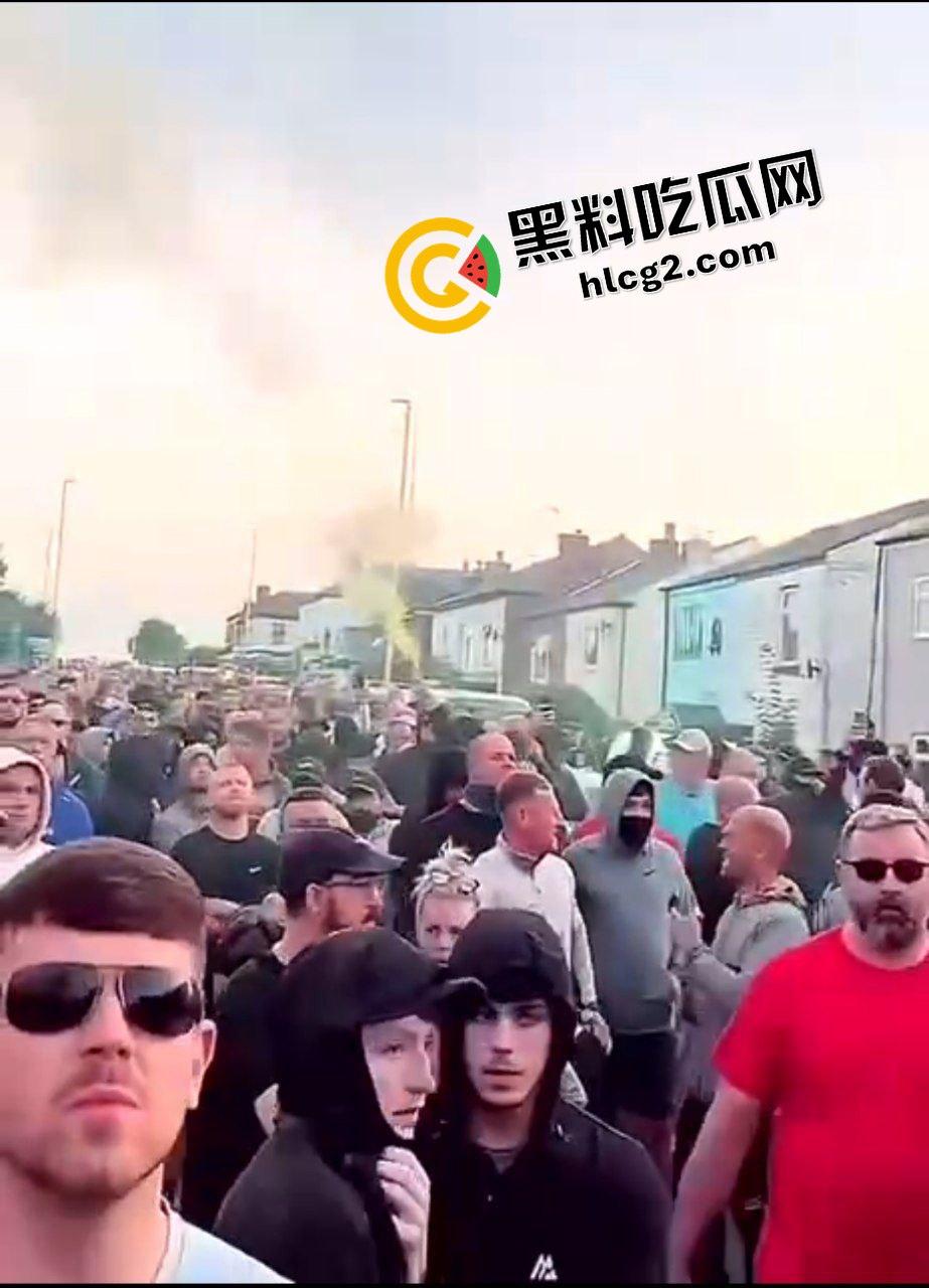 大规模骚乱!英国利物浦发生持刀伤人事件 造成3名儿童丧命 11人受伤!-7