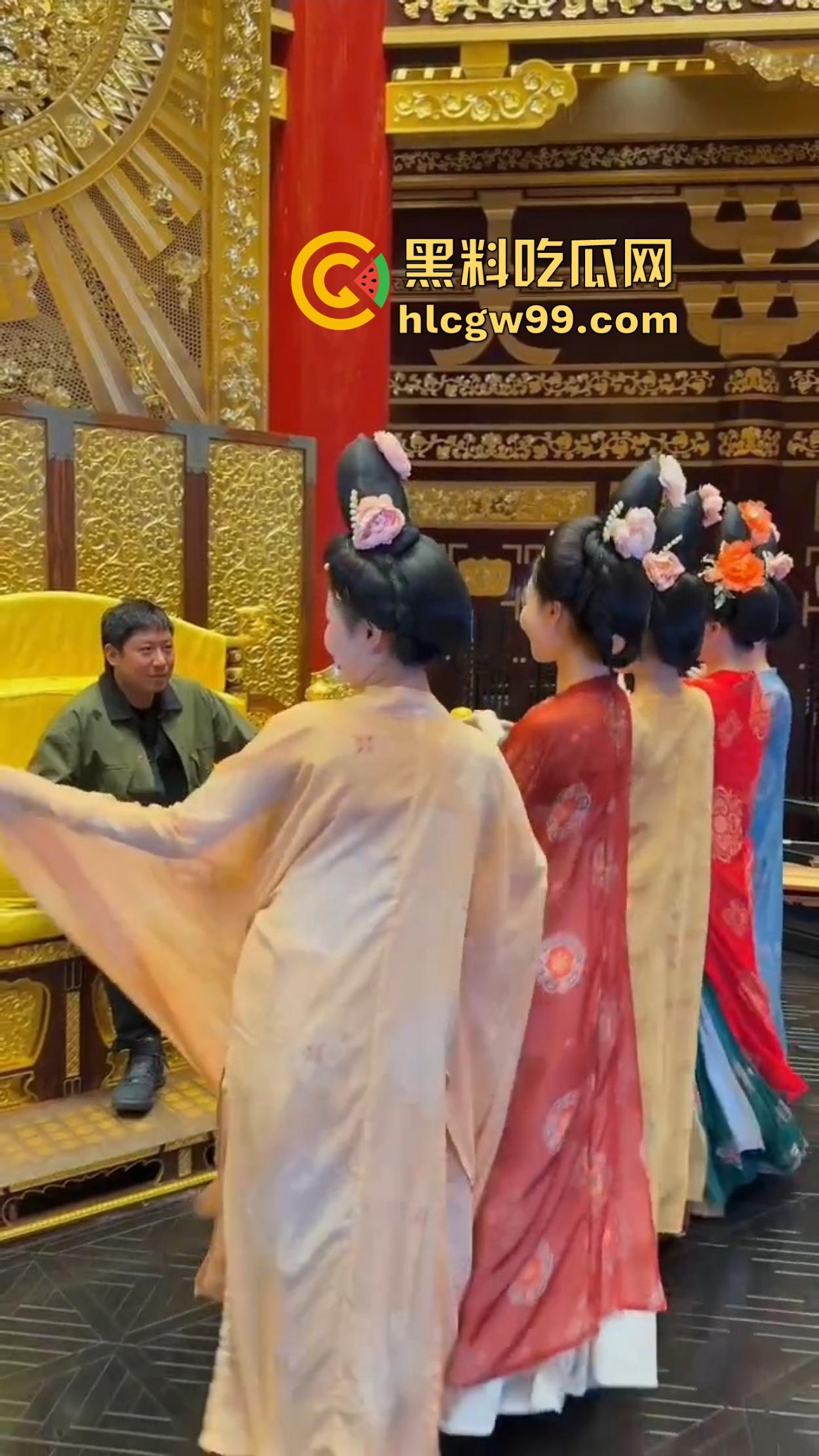 398帝王卡是皇帝梦还是智商税？坐龙椅看妹子跳舞，不如直接大保健，毕竟看得再爽也摸不到！-12