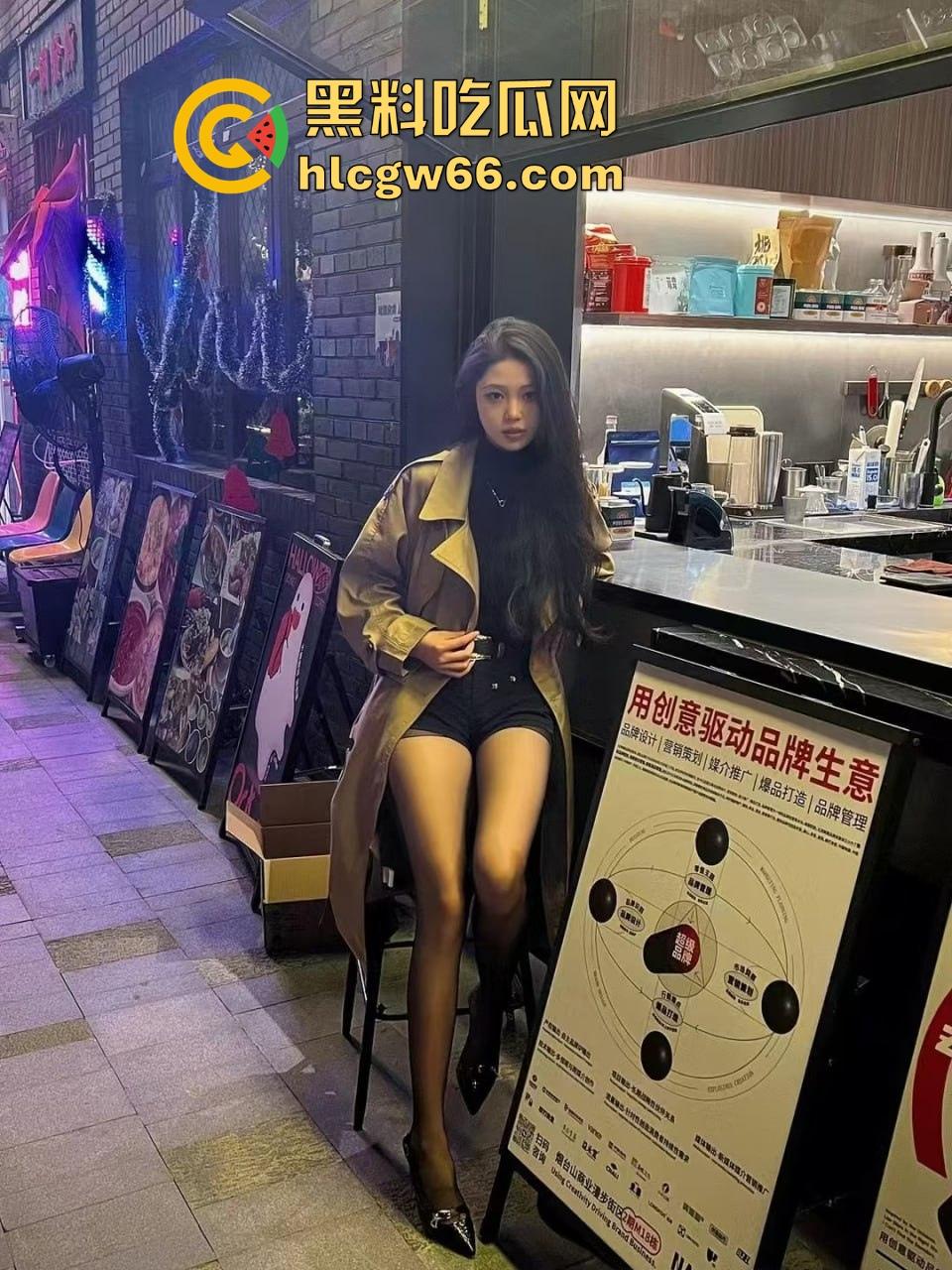 币圈KOL济州岛野外发情现场曝光，当众掏屌喂人吃，吓懵思密达游客，进酒店黑丝爆操不当人！-4