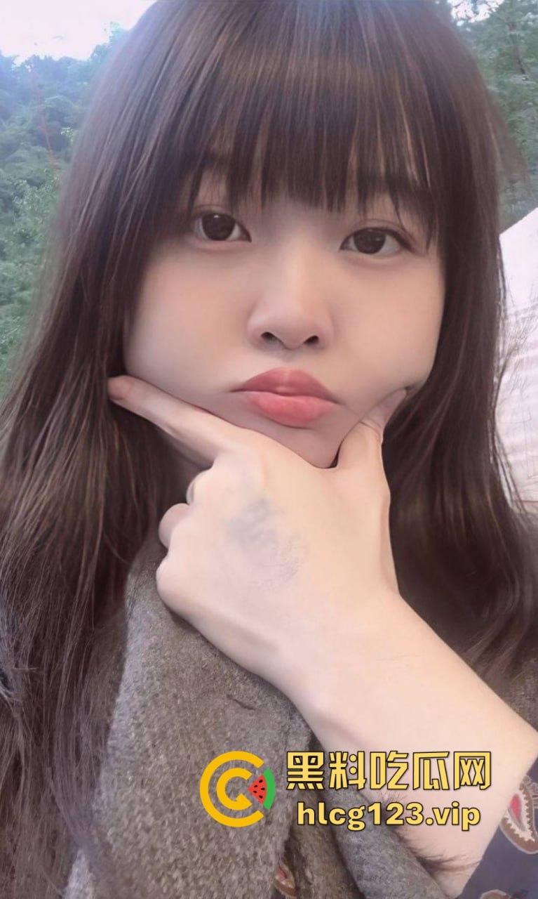 可爱脸蛋火辣身材!自拍美照撩翻全网,黑猫粉鲍肥臀高清大片流出!-1