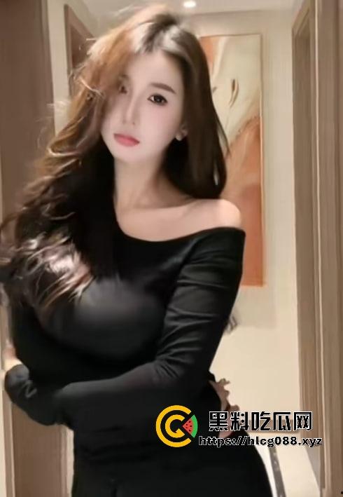 抖音30万粉纯情萝莉【小甜甜】福利视频泄密，嫩逼喷水惊呆舔狗，女菩萨还是骚母狗？-10