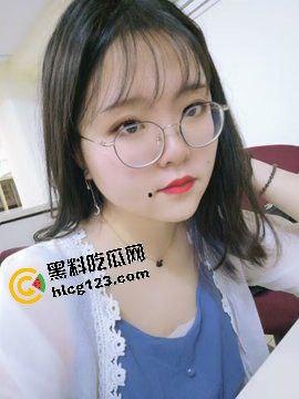 武汉眼镜反差妹床照流出！骚得彻底，但素颜照真实到吓人！-8