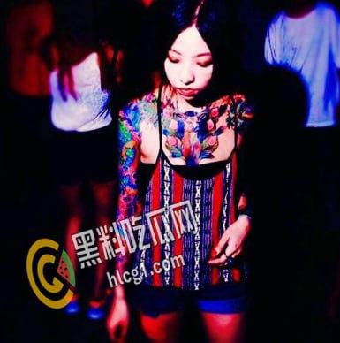 换个口味!破哥哥经典原创 刺青是种艺术 看到刺青满满的肉被抽插更是艺术 口交 抠逼 骑乘 后入 传教插入特写!-2