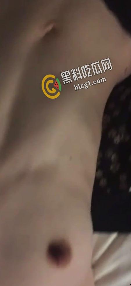 湖北文理学院反差大学生 孟洁 人小癮大的性瘾骚货 人前乖乖女人后骚浪贱的母狗 玩自慰玩具玩的嗷嗷叫-4
