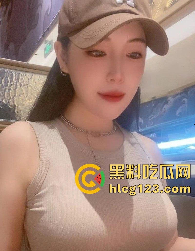 广州轻工学院王瑶琴打飞机手法堪比技师！黑丝情趣内衣边干的浪叫，爽得让人眼红！-3