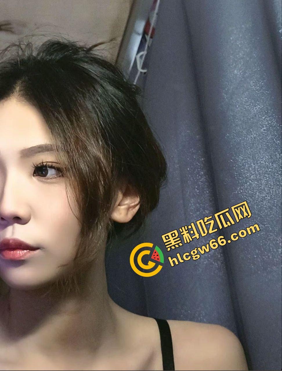 新疆师大舞蹈生『张菀馨』22岁小婊子天天发骚自慰求操 聊天记录爆料逼丑还想玩三通 ！-5