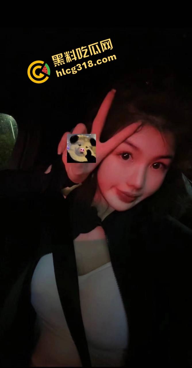 南京私立中专02年辍学技校妹『朱雪雪』白虎无毛三点粉嫩，兼职做快餐，这身子看一眼就得先撸为敬！-1