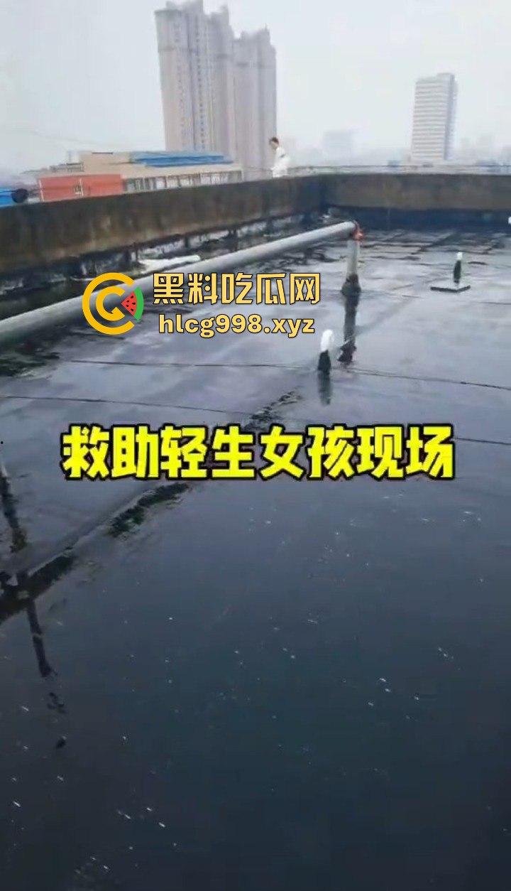 大哥临危不乱，消防队还在路上，徒手拯救跳楼女孩，你是哪里来的神仙！-8