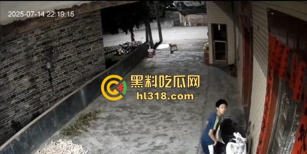 不是哥们电瓶车你也不放过吗?是哪位瓜友速速站出来,趁小姐姐不在射她车座是吧!射完头也不回!-4