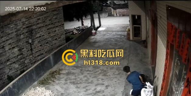 不是哥们电瓶车你也不放过吗?是哪位瓜友速速站出来,趁小姐姐不在射她车座是吧!射完头也不回!-8