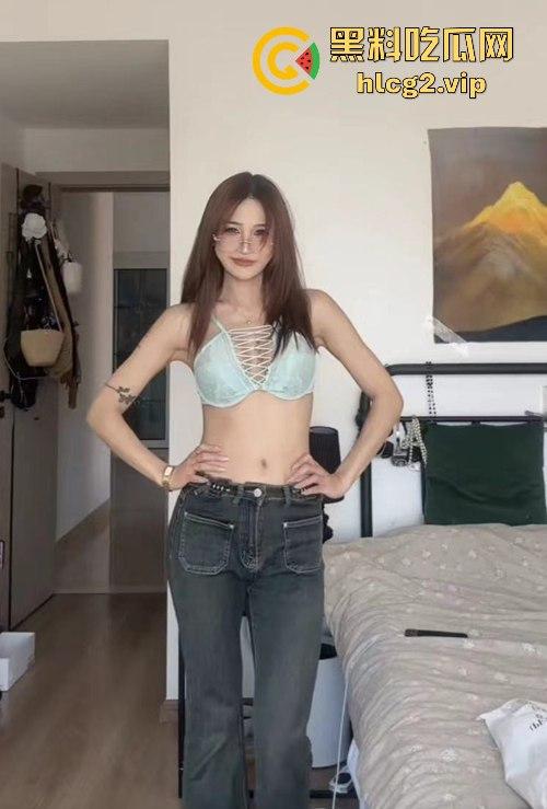 抖音网红小张不在家与金主激烈大战!女仆装黑丝诱惑,粉鲍紧致让人看得口干舌燥!-6