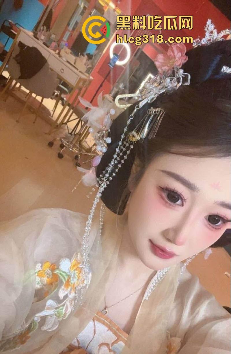 约炮湖南24岁微胖大学生，完美露脸深喉吞吐，干起来真带劲，大奶让人爱不释手！-3