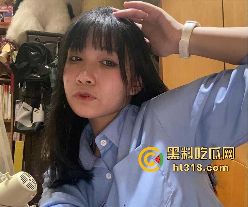 常州工商学院【黄文婧】可爱极品学生化身巨乳白虎小母狗，大胆揉奶自慰，哪知竟惨遭男友外流！-2