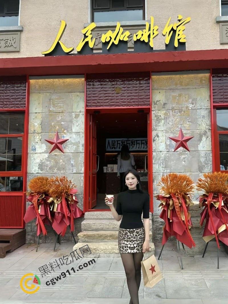 河南师范大学学妹【范静静】楼道狂野激情：窗前跪姿深喉，翘臀无套爆操，呻吟不断，血脉偾张爆裂-2