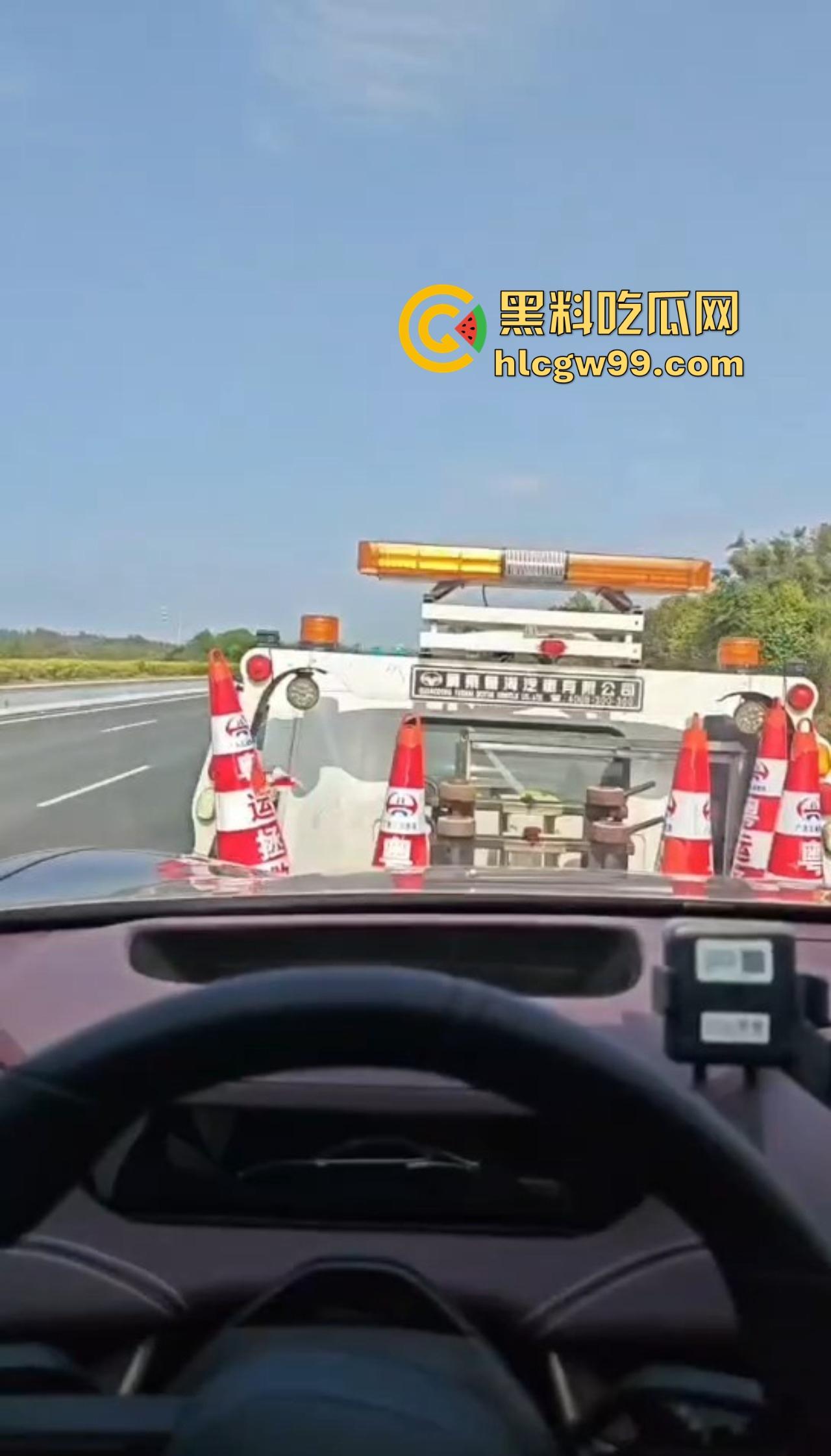 佛山小米SU7车主遇到修车店狠人大爷为挣补胎费,竟然故意划胎作案,哨兵模式全程实锤,缺德到家了!-10