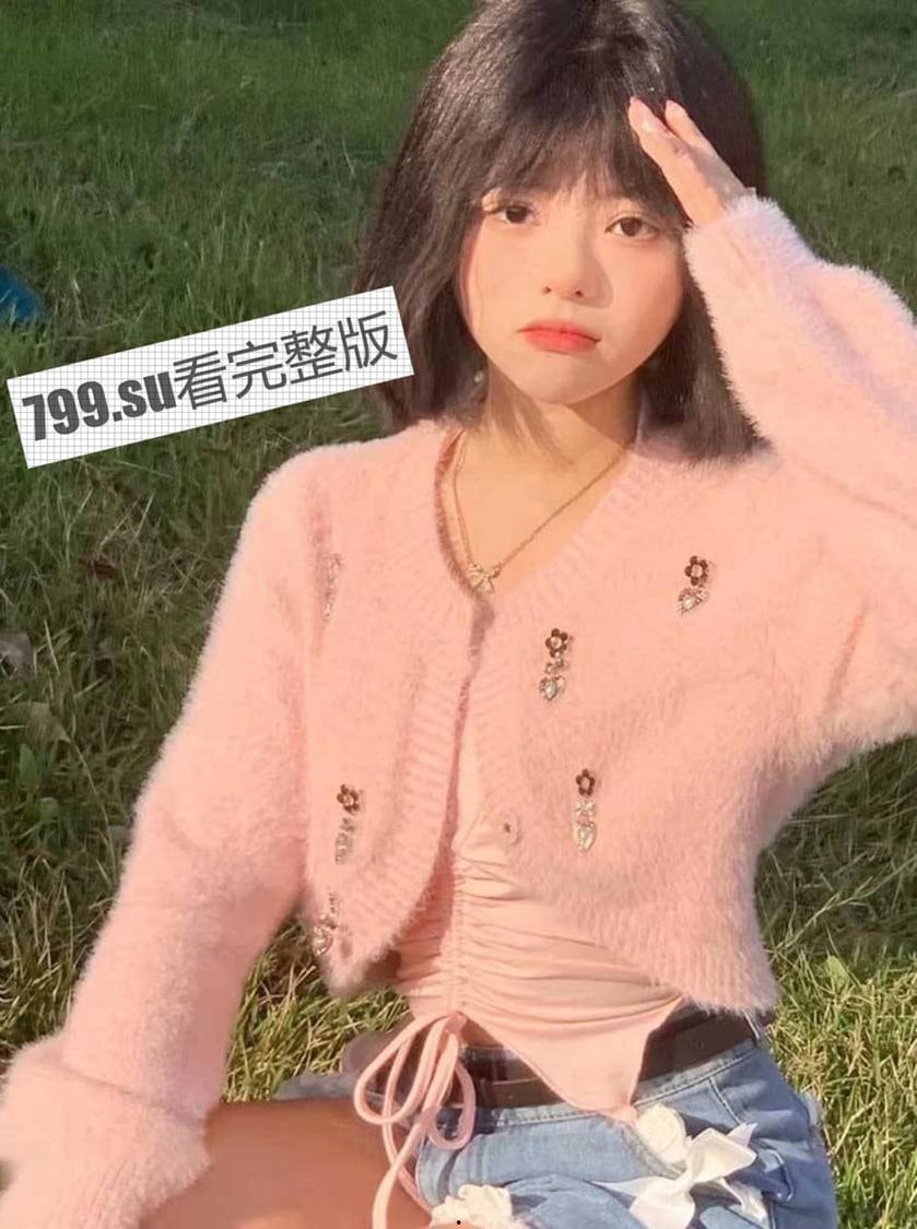 超清纯童颜李月小仙女 背地被公司领导肆意玩弄 轮奸反差母狗视频曝光-3