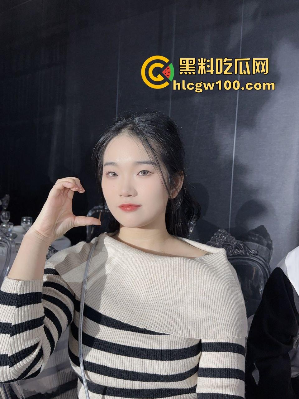 宜春学院法学骚母狗【彭云颢】丰乳肥臀百人斩，天天裸聊钓男大，玩转采阳补阴，骚穴永远不饱！-9