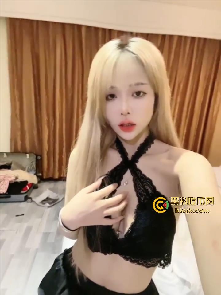 南宁精神小妹【崽崽】露脸私密照流出！性爱啪啪调教全曝光，美颜一掉吓得人魂都飞了！-4