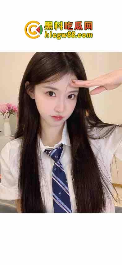 不懂就问,舍友开门就操女友,是憋疯了不管不顾,还是故意让我旁观刺激他们的变态癖好?-1