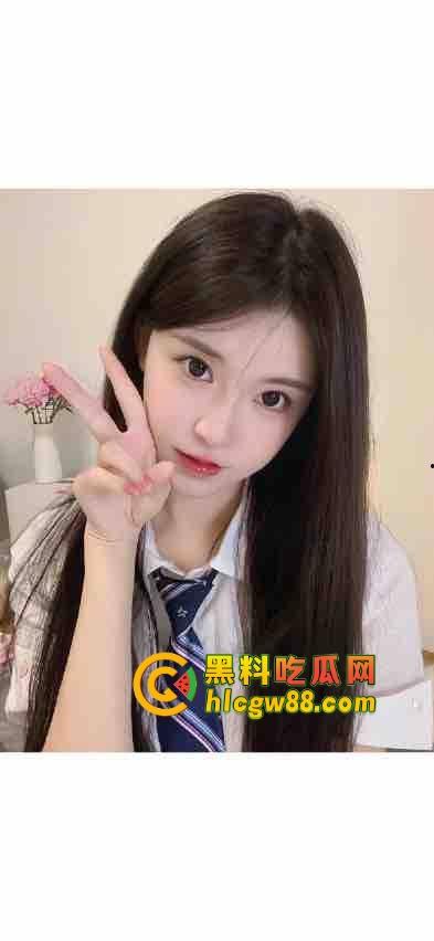 不懂就问,舍友开门就操女友,是憋疯了不管不顾,还是故意让我旁观刺激他们的变态癖好?-6